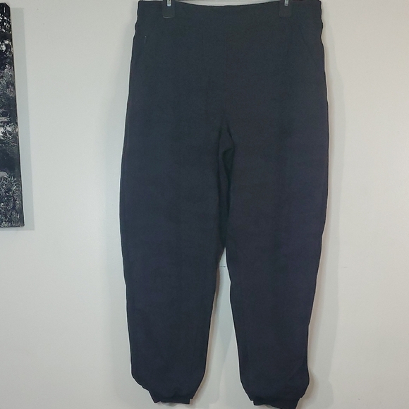 Athleta Pants - Athleta Brooklyn Lined Black Camo Joggers Size 14